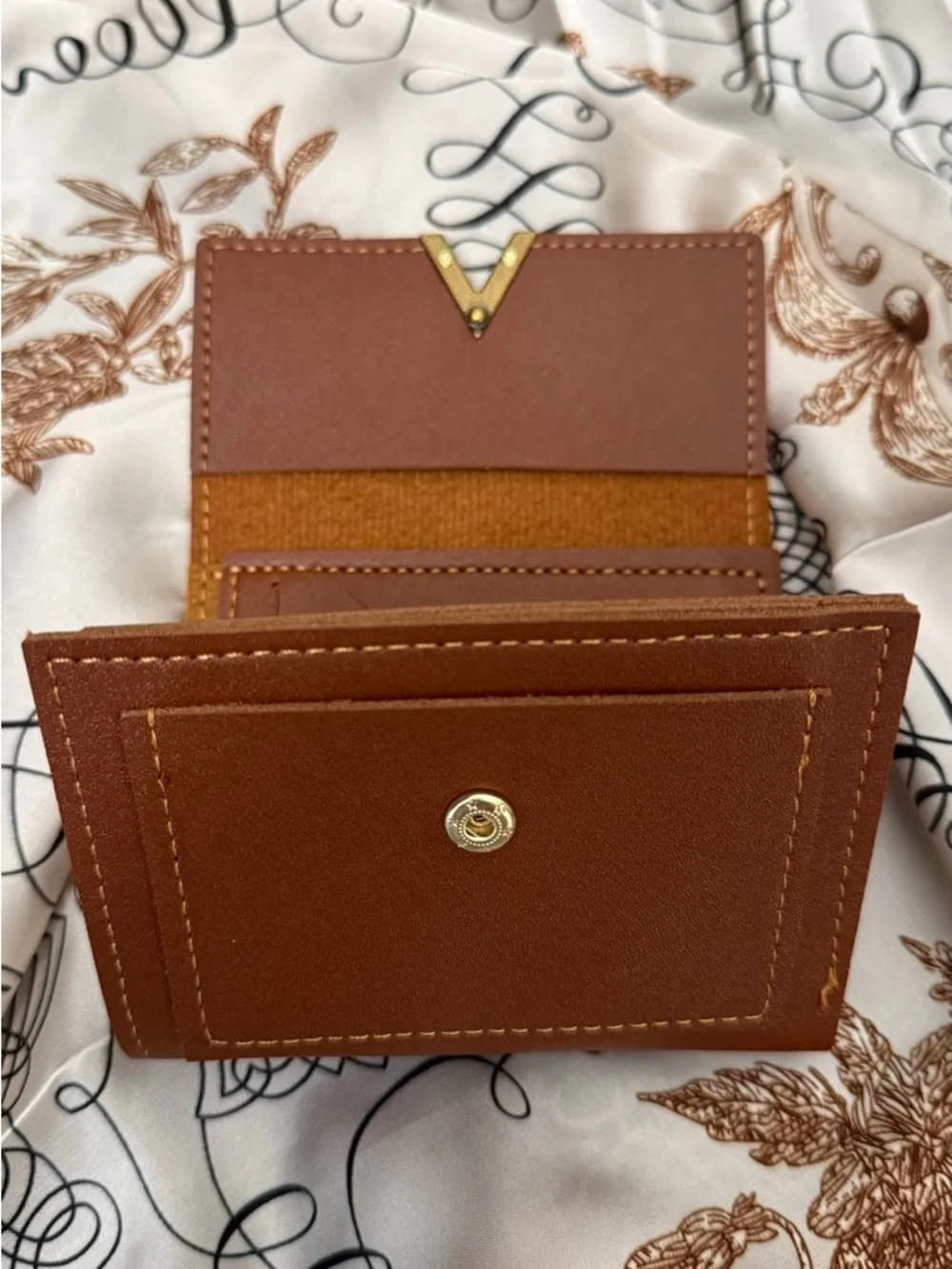 Minimalist Brown Wallet Women’s Small Faux Leather Wallet Gold V Clasp Compact